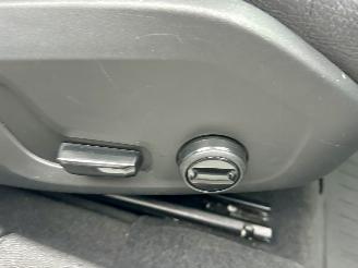 Volvo V-60 2.0 B3 Hybrid 8-traps aut Momentum - 49dkm nap - navi - camera - leer - stoel + stuurverw - CarPlay picture 62