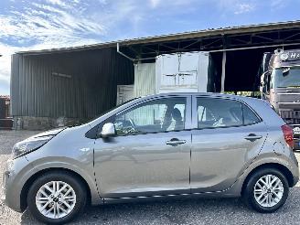 Unfallwagen Kia Picanto 1.0 DPi 67pk DynamicLine 5drs - nap - camera - front assist - airco - cruise - lmv - lichtsensor 2023/1