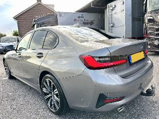 BMW 3-serie Gereserveerd 320d 190pk aut + f1 xDrive High Exe sedan - schuifdak - harman/k - head up - keyless - 360cam - stuurverw picture 5