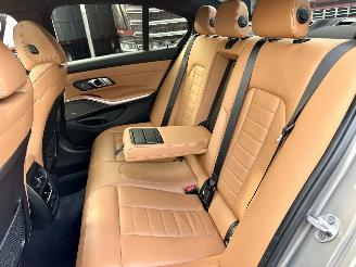BMW 3-serie Gereserveerd 320d 190pk aut + f1 xDrive High Exe sedan - schuifdak - harman/k - head up - keyless - 360cam - stuurverw picture 78