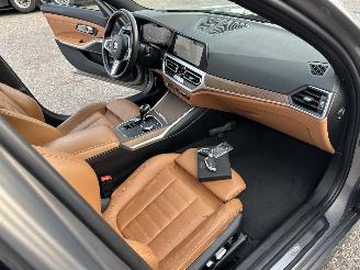 BMW 3-serie Gereserveerd 320d 190pk aut + f1 xDrive High Exe sedan - schuifdak - harman/k - head up - keyless - 360cam - stuurverw picture 12