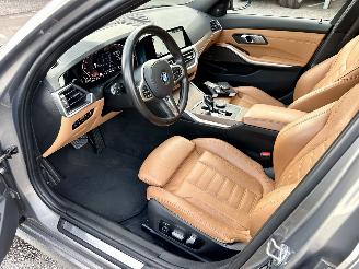 BMW 3-serie Gereserveerd 320d 190pk aut + f1 xDrive High Exe sedan - schuifdak - harman/k - head up - keyless - 360cam - stuurverw picture 16