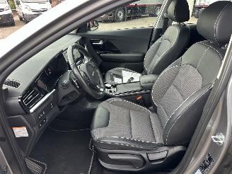 Kia e-Niro 64kWh  204pk aut + f1 DynamicLine - nap - navi - camera - keyless - front + line assist - pdc picture 45