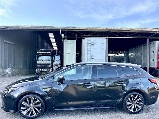 krockskadad bil auto Toyota Corolla Touring Sports 1.8 Hybrid automaat Dynamic - nap - 2021 - front + line assist - camera - keyless entry + start 2021/6