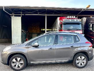 škoda osobní automobily Peugeot 2008 1.2 PureTech 82pk aut + f1 Allure - 33dkm nap - 1e eig - navi - pdc v+a - lmv - clima + cruise 2015/5