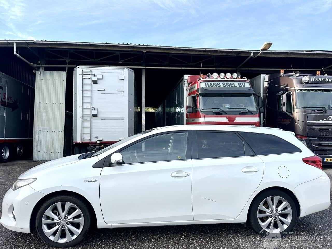 Toyota Auris Touring Sports 1.8 Hybrid aut 123pk L.Pro Exe - nap - pano - xenon - navi - camera - keyless - bearlock - pdc v+a