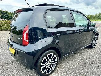 Volkswagen Up! 1.0 60pk High Up! Bluem. 5drs - nap - pano  - leer - stoelverw - airco - cruise - pdc - privacy glass picture 4