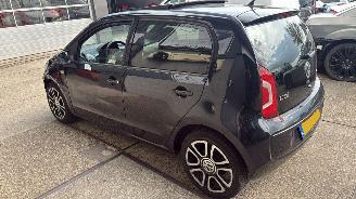 Volkswagen Up! 1.0 60pk High Up! Bluem. 5drs - nap - pano  - leer - stoelverw - airco - cruise - pdc - privacy glass picture 5