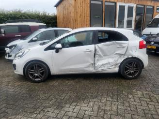 Kia Rio 1.2 cvvt  Super pack 5 drs picture 8