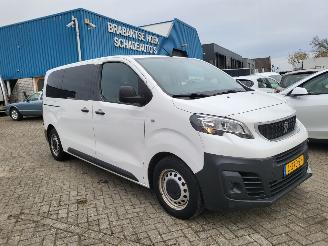 uszkodzony samochody osobowe Peugeot Expert e-Expert 50 kWh 9 persoons 2021/9