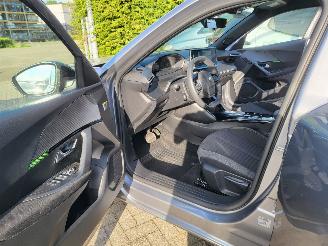 Peugeot e-2008 EV GT Active 54 kWh Range 406 km rijdbaar nwpr €43000 NEW MODEL picture 8