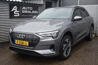 Vaurioauto  passenger cars Audi E-tron 50 Quattro 71Kwh busines Edition 313Pk *Navi/Clima/Stoelverwarming/Camera 2020/12