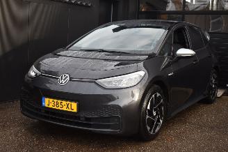 Vaurioauto  passenger cars Volkswagen ID.3 58Kwh First 204Pk 3FASE *Navi/Clima/Stoelverwarming 2020/10