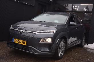 damaged passenger cars Hyundai Kona 64Kwh Fashion 204Pk 3Fase 100% Soh *Navi/Clima/Camera 2020/12