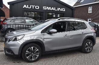 Schadeauto Peugeot 2008 1.2 Puretech GT-Line 110Pk *Navi/Clima/Camera 2019/5