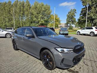 Schadeauto BMW 3-serie 330e TOURING / M-SPORT / PANO / HEAD UPP / DRAVITGRAU 2023/9