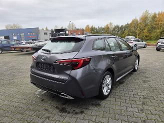 Toyota Corolla 1.8 HYBR picture 3