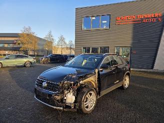 Volkswagen T-Roc 1.5-110kw / AUTOM / NAVI / CAMERA / STOELVERW picture 4