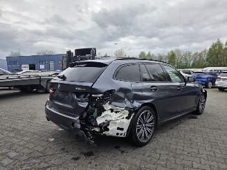 BMW 3-serie 330e X-DRIVE / M-SPORT / PANO / HEAD UPP picture 16