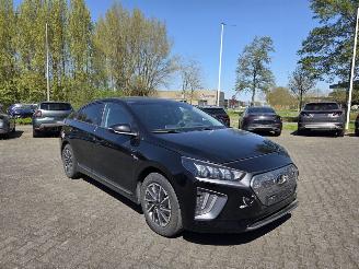  Hyundai Ioniq 100kw FEEL / NAVI / CAMERA / STOELVERW / 30 DKM 2022/3