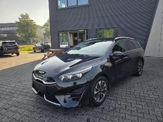 skadebil auto Kia Ceed PLUG-IN  HYBRIDE / AUTOMAAT / 34 DKM 2023/7