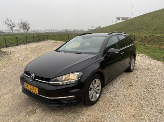 Voiture accidenté Volkswagen Golf 1.6 TDI Comfortline/automaat/clima/navi 2018/4