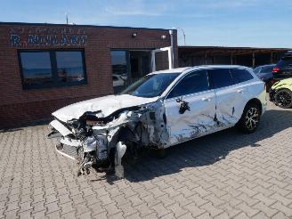 Unfallwagen Volvo V-60  2023/7