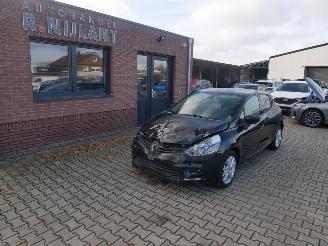 krockskadad bil auto Renault Clio LIMITED 2018/11