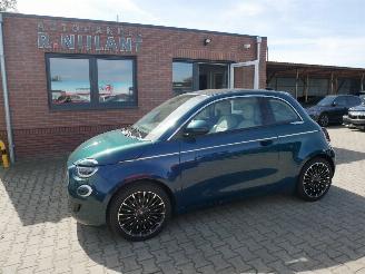 skadebil auto Fiat 500E CABRIO LA PRIMA BY BOCELLI LEER LED 2023/5