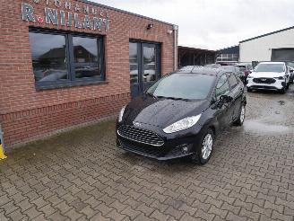 krockskadad bil auto Ford Fiesta  2015/7