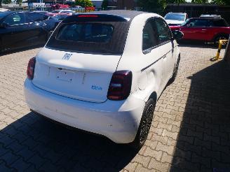 krockskadad bil auto Fiat 500E LA PRIMA BY BOCELLI 2023/9
