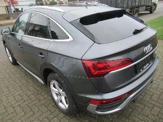 Vaurioauto  passenger cars Audi Q5 SportBack 40TDI Quattro S-Tronic Aut.Mild-Hybrid  Leer Navi Camera LuchtVering Trekhaak Klapbaar E.Stoelen StoelVerwarming. 2022/10