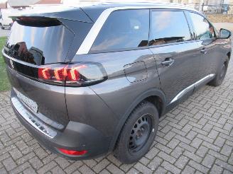 skadebil auto Peugeot 5008 Puretech 130 Allure 7-Zits Climatronic HalfLeer Navi Camera ..... 2023/4