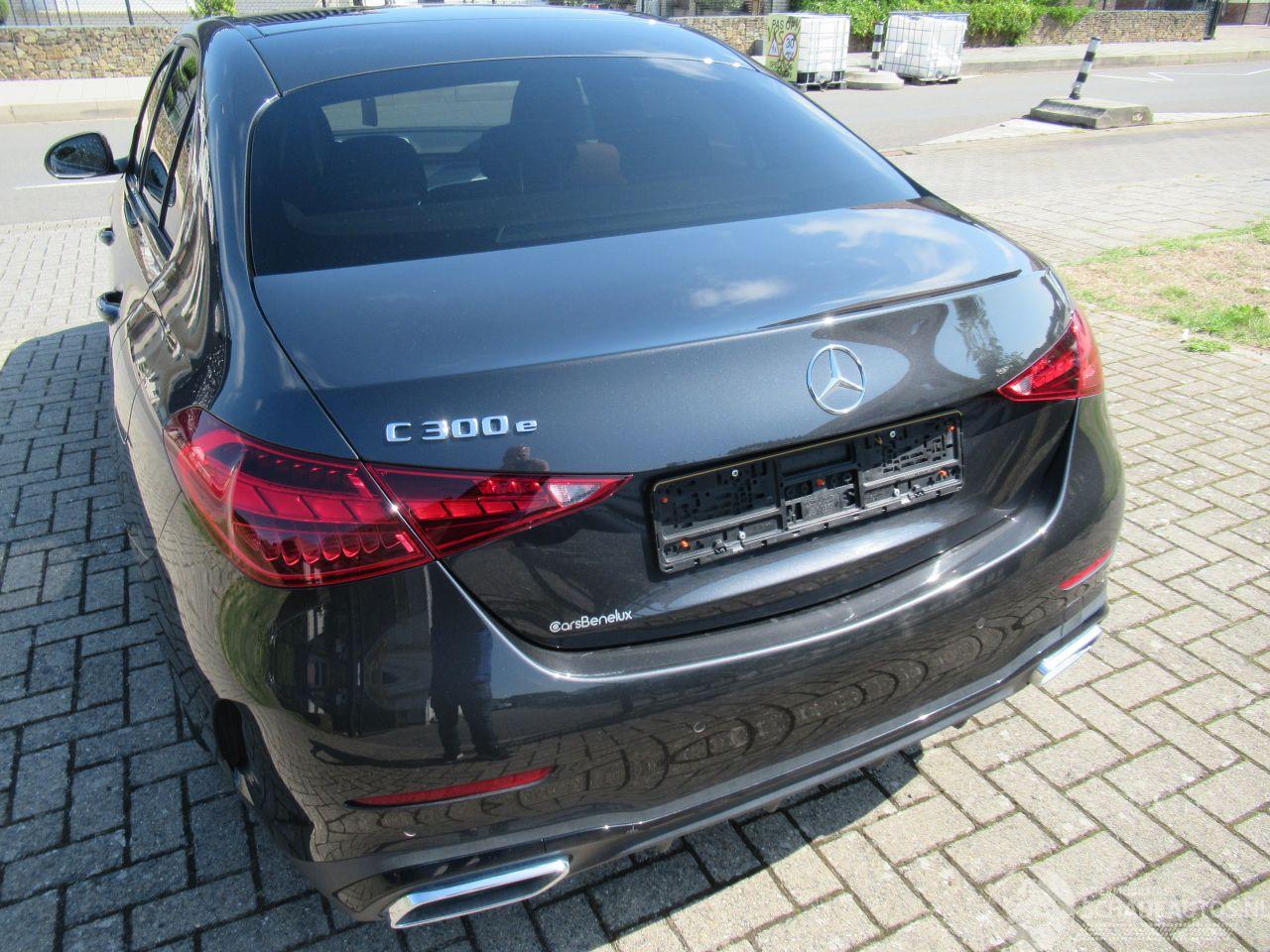 Mercedes C-klasse C 300e Aut PluginHybrid AMG-LINE Nightpack LuchtVering Leer Navi Camera StoelVerwarming....