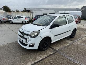 skadebil auto Renault Twingo 1.2 16v Authentique 2012/3