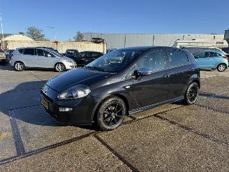 uszkodzony samochody osobowe Fiat Punto Evo 0.9 TwinAir Sport 2013/2