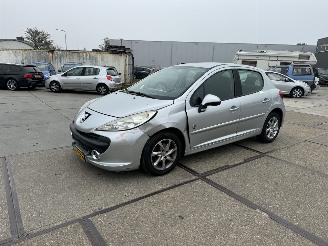 krockskadad bil auto Peugeot 207 1.4 VTI Urban Move 2012/2