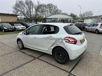 Peugeot 208 1.2 VTI Envy picture 4