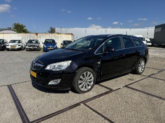 Schadeauto Opel Astra 1.4 T Sportstourer 2011/4