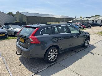 Volvo V-60 1.6 D2 R-Design picture 3