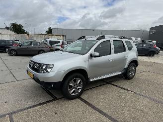Voiture accidenté Dacia Duster 1.2 TCe Prestige 2016/3