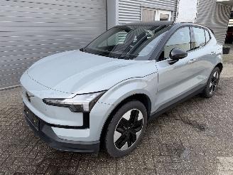 Voiture accidenté Volvo EX30 EX30 Single Motor Plus start en rijd 2024/5