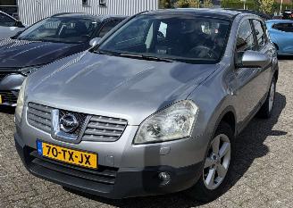 damaged passenger cars Nissan Qashqai 2.0i benzine 4 Wheel Drive + Apk Leder bekleding 2007/3