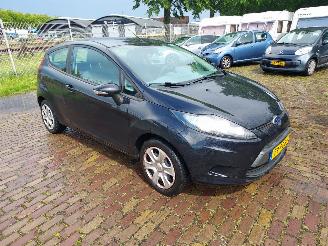 Schadeauto Ford Fiesta 1.3i Airco + Apk 2011/2