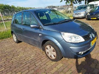 Vaurioauto  passenger cars Renault Scenic 1.6 2007/11