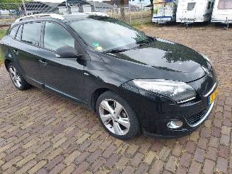 Schadeauto Renault Mégane Estate 1.5 diesel + apk 2012/7