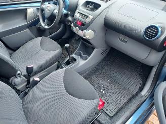 Toyota Aygo 5 deurs 900 euro minimum prijs picture 9