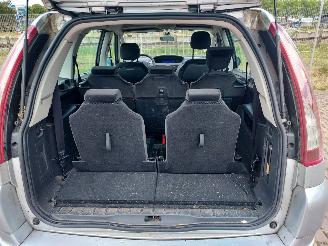 Citroën C4-picasso 1.8iAmbiance 7 persoons + Apk   500 euro minimum prijs picture 8