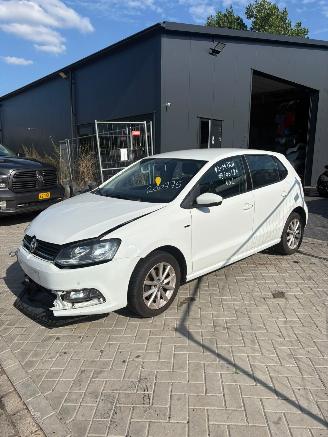 Unfallwagen Volkswagen Polo 1.2 tsi lounge 2016/4