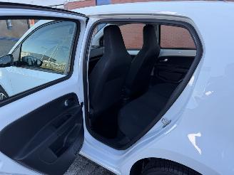 Volkswagen Up! 1.0 48kw Clima picture 17